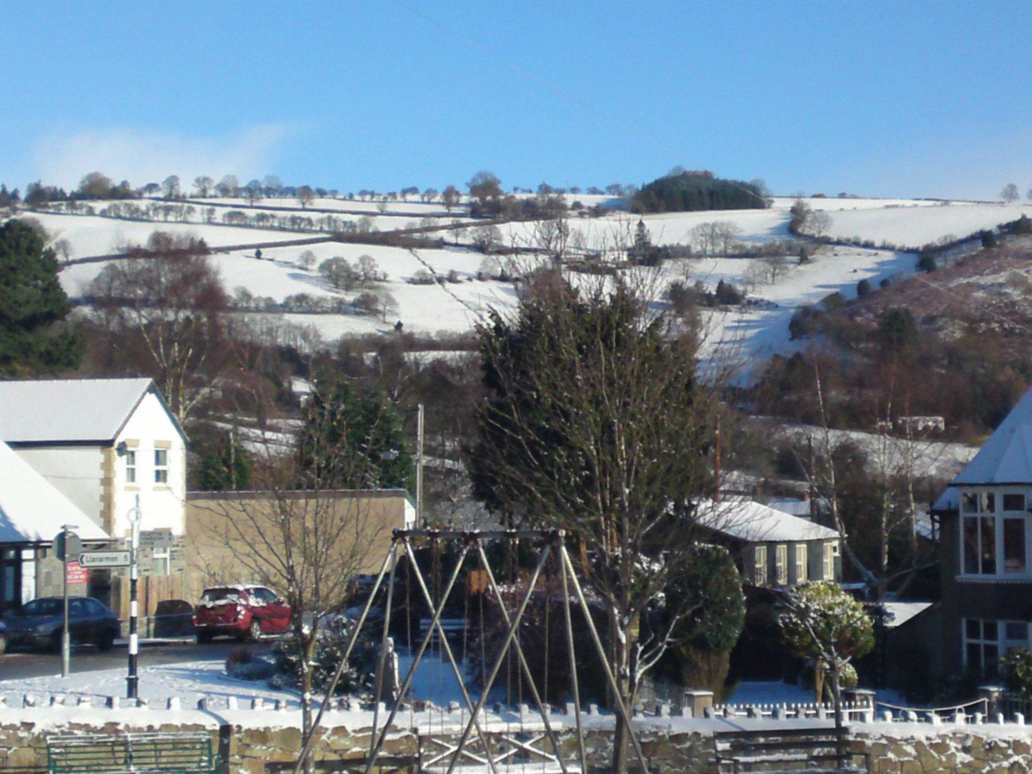 Oyo Glyn Valley Hotel Glyn Ceiriog Екстер'єр фото