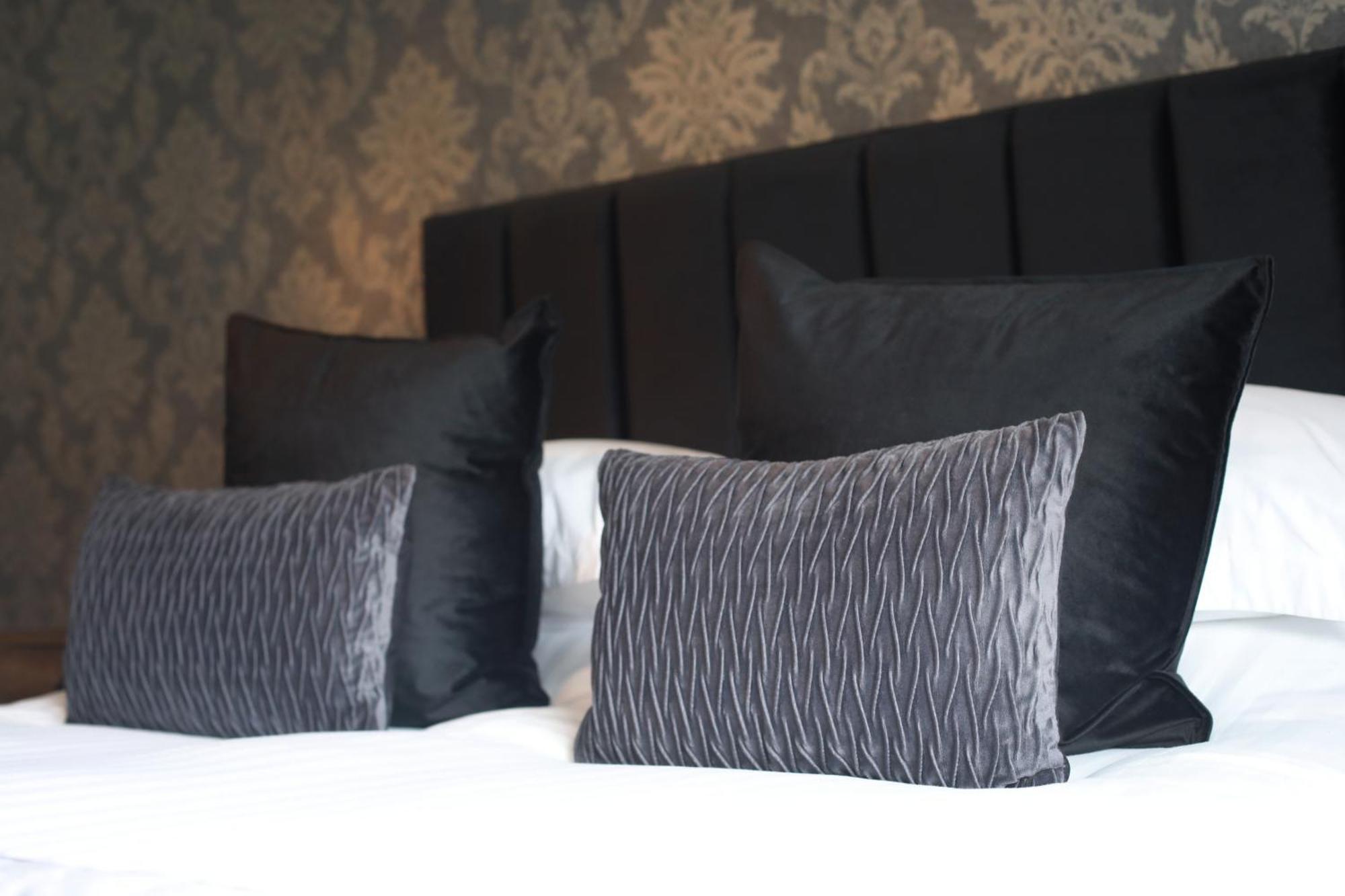 Oyo Glyn Valley Hotel Glyn Ceiriog Екстер'єр фото
